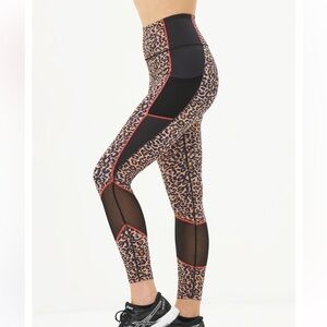 Pour Moi Energy Mesh Panel Leggings in Leopard Coral size Medium